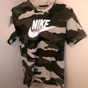 Nike camo T-shirt
